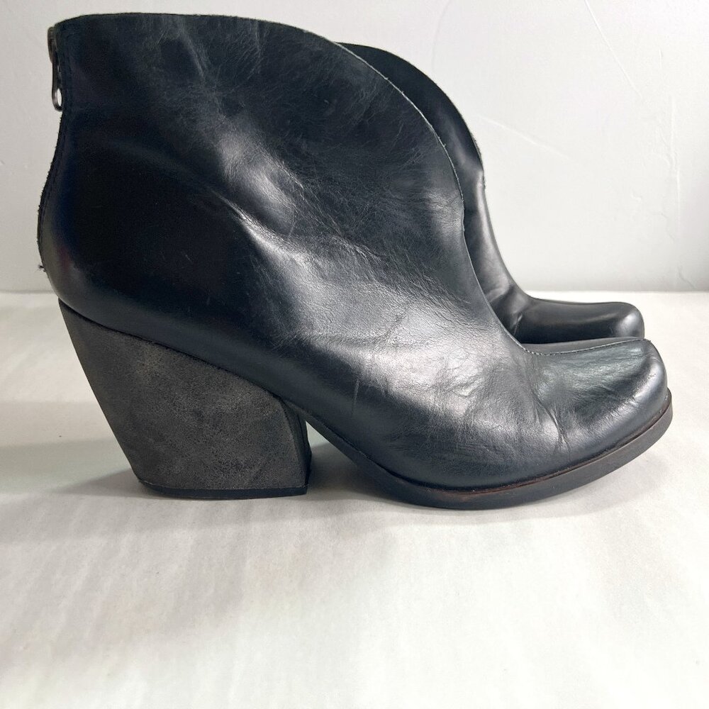 Korks Shamira Black Leather Ankle Boot‎ Size 10